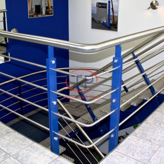 cầu thang inox tiên tiến